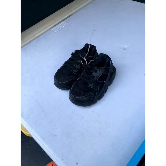 Nike Huarache Run Black Kids Shoes Boy Size 5C - Picture 2 of 4